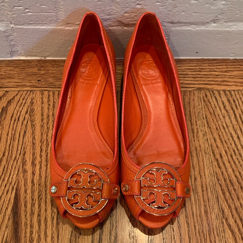 Tory Burch Amanda Demi Wedge Size 6